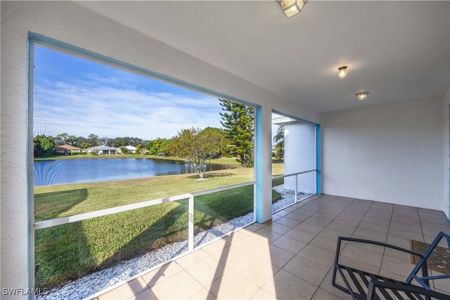 223 Stanhope CIR, Naples, FL 34104