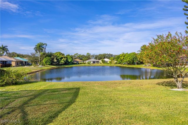 223 Stanhope CIR, Naples, FL 34104