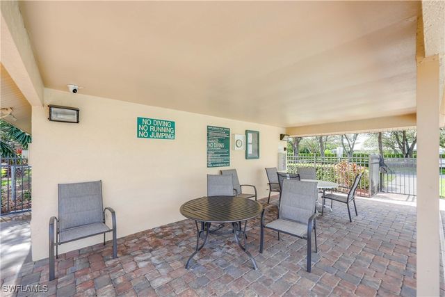 223 Stanhope CIR, Naples, FL 34104