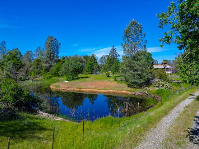 5110 Chestnut Street, Anderson, CA 96007