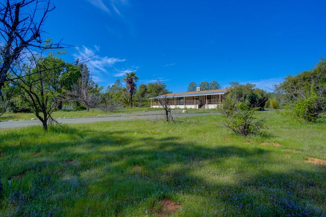 5110 Chestnut Street, Anderson, CA 96007