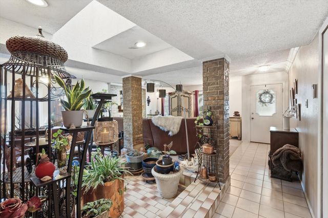 2909 Oakridge Drive, Bedford, TX 76021