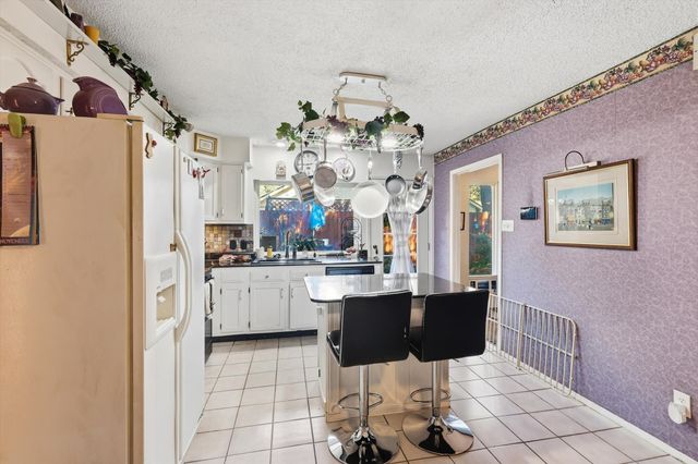 2909 Oakridge Drive, Bedford, TX 76021