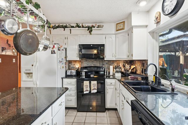 2909 Oakridge Drive, Bedford, TX 76021