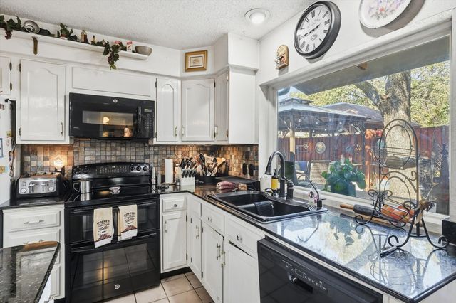 2909 Oakridge Drive, Bedford, TX 76021