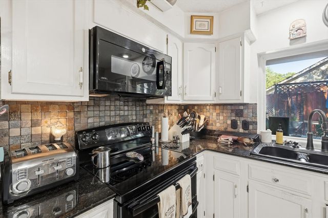 2909 Oakridge Drive, Bedford, TX 76021