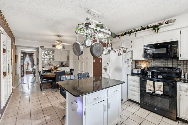 2909 Oakridge Drive, Bedford, TX 76021