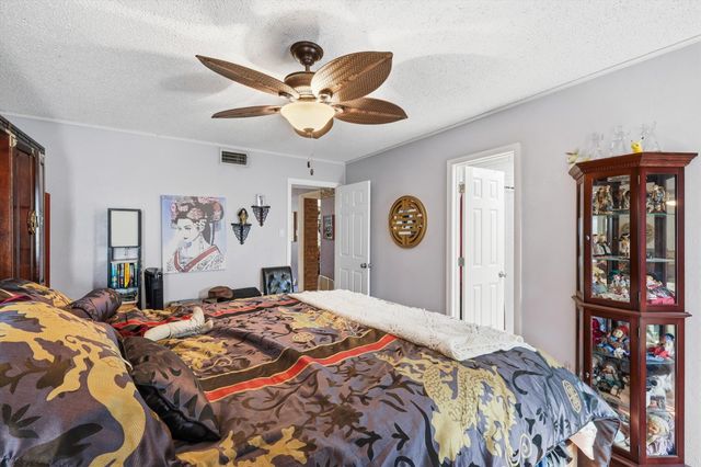 2909 Oakridge Drive, Bedford, TX 76021