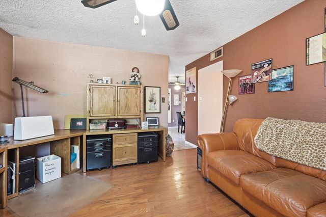 2909 Oakridge Drive, Bedford, TX 76021