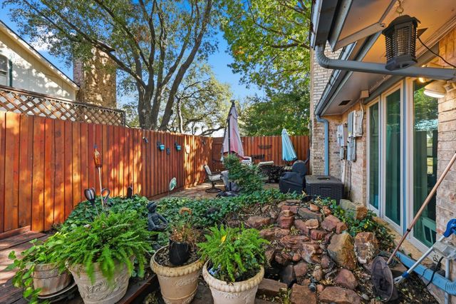 2909 Oakridge Drive, Bedford, TX 76021