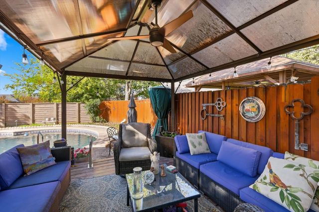 2909 Oakridge Drive, Bedford, TX 76021