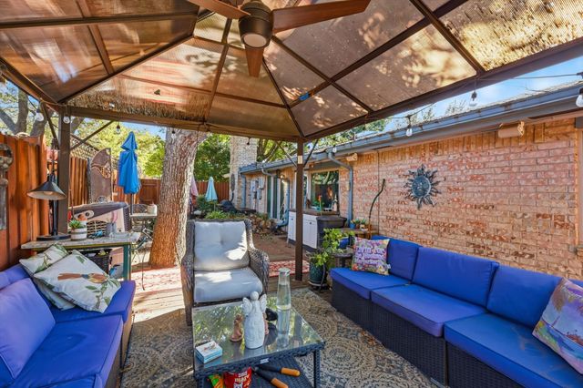 2909 Oakridge Drive, Bedford, TX 76021