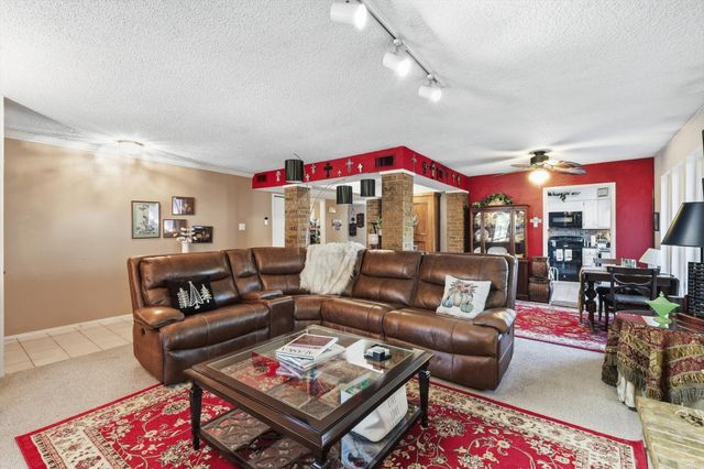 2909 Oakridge Drive, Bedford, TX 76021