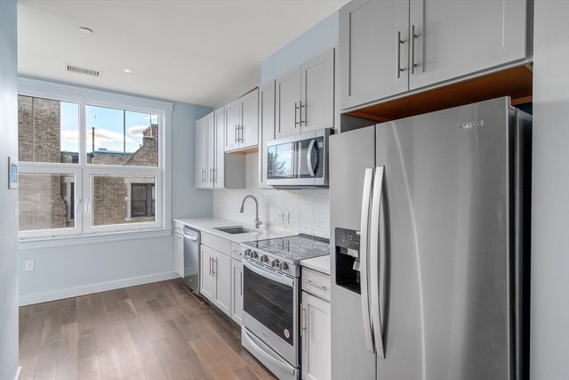 136 Babcock St 402, Brookline, MA 02446