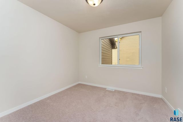 116 S Freshwater Ave Avenue, Brandon, SD 57005