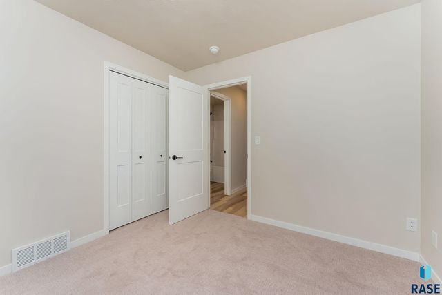 116 S Freshwater Ave Avenue, Brandon, SD 57005
