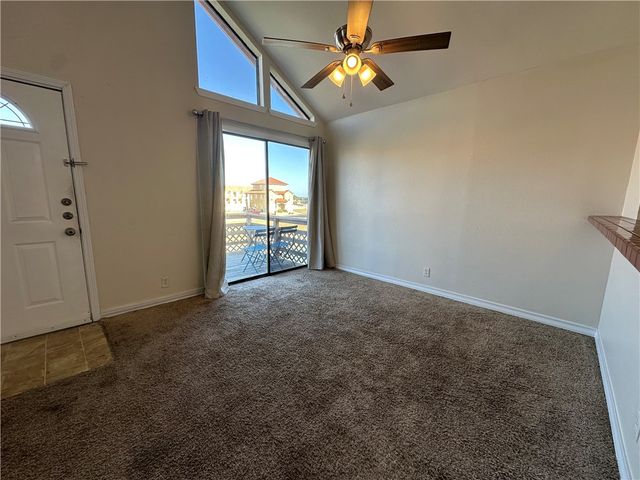 738 Imperial Harbor Dr, Corpus Christi, TX 78402