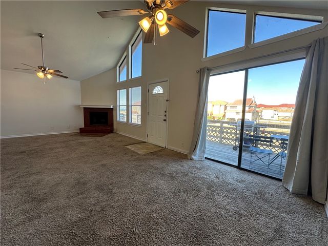 738 Imperial Harbor Dr, Corpus Christi, TX 78402