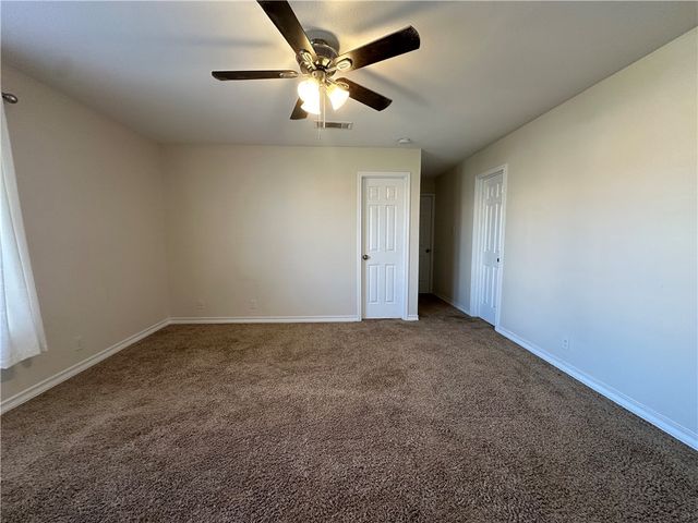 738 Imperial Harbor Dr, Corpus Christi, TX 78402