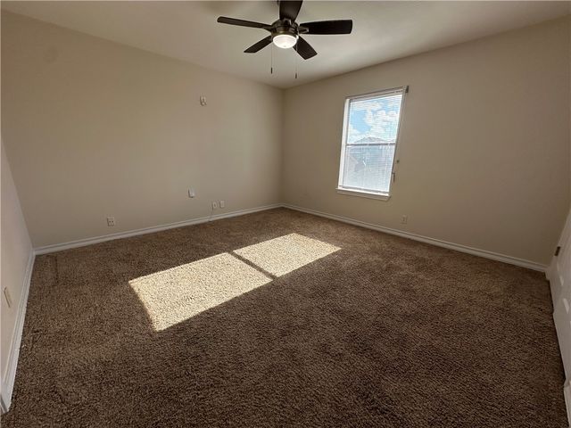 738 Imperial Harbor Dr, Corpus Christi, TX 78402