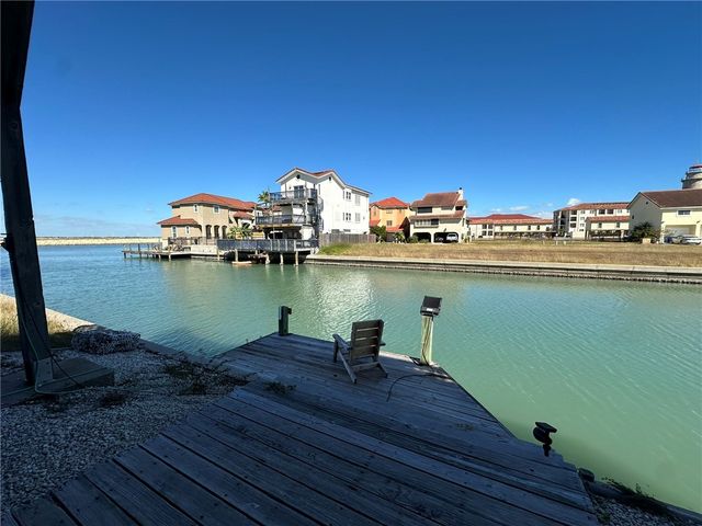 738 Imperial Harbor Dr, Corpus Christi, TX 78402