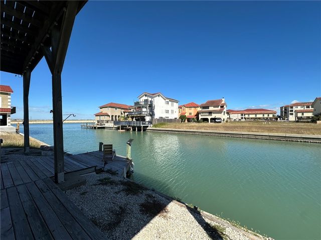 738 Imperial Harbor Dr, Corpus Christi, TX 78402