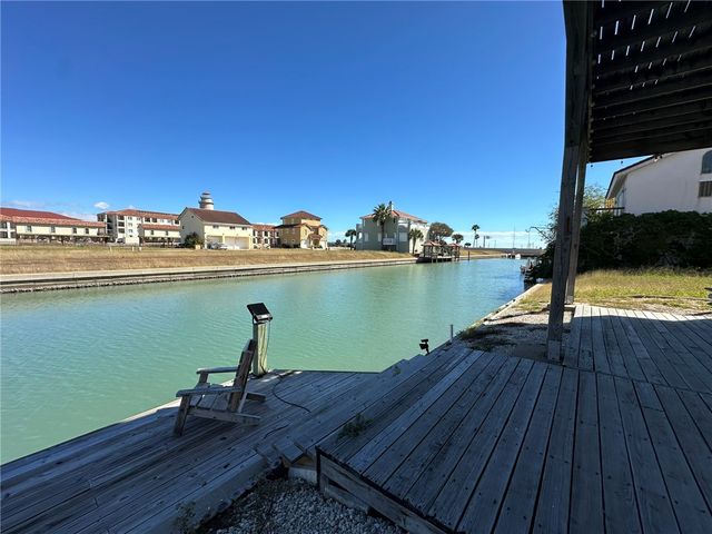 738 Imperial Harbor Dr, Corpus Christi, TX 78402