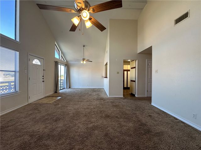 738 Imperial Harbor Dr, Corpus Christi, TX 78402