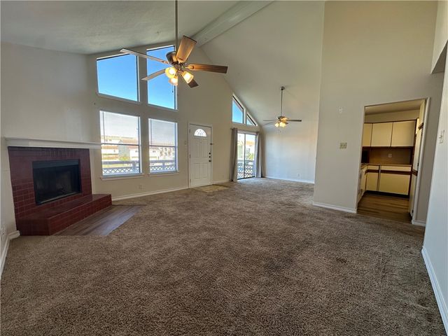 738 Imperial Harbor Dr, Corpus Christi, TX 78402