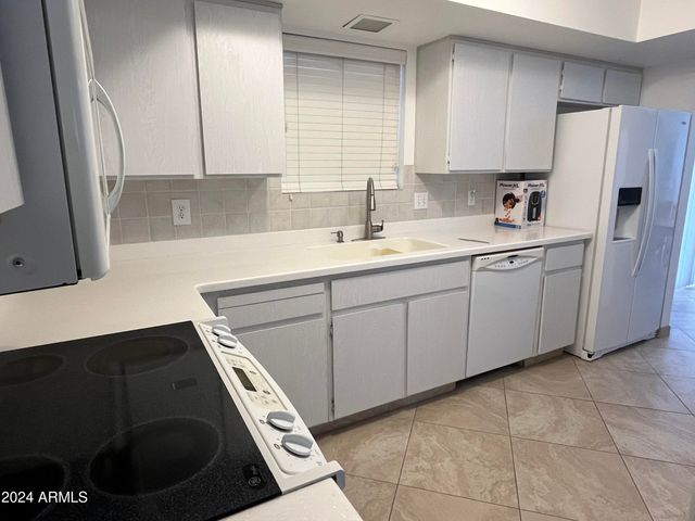 26014 S HOWARD Drive, Sun Lakes, AZ 85248