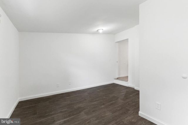 211 BROAD ST, Beverly, NJ 08010