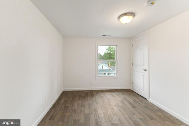 211 BROAD ST, Beverly, NJ 08010