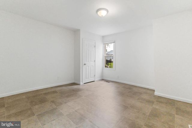 211 BROAD ST, Beverly, NJ 08010