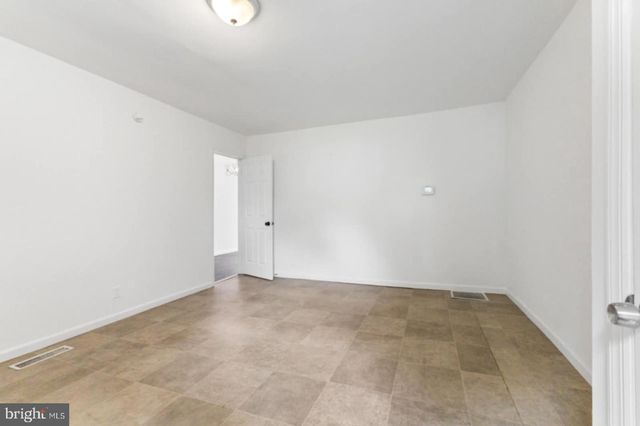 211 BROAD ST, Beverly, NJ 08010