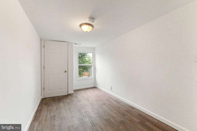 211 BROAD ST, Beverly, NJ 08010