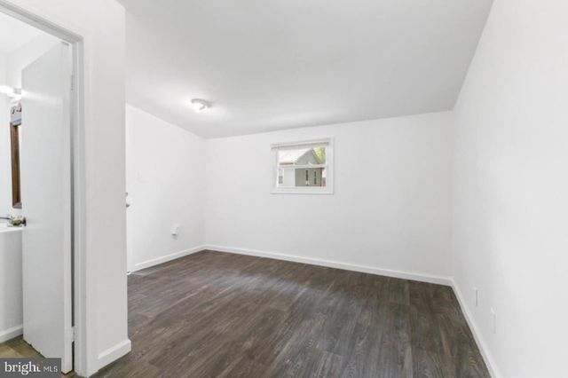 211 BROAD ST, Beverly, NJ 08010