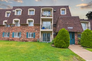 17963 AMHERST Court 102, Country Club Hills, IL 60478
