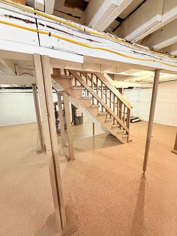 12 Weston St, Wilbraham, MA 01095