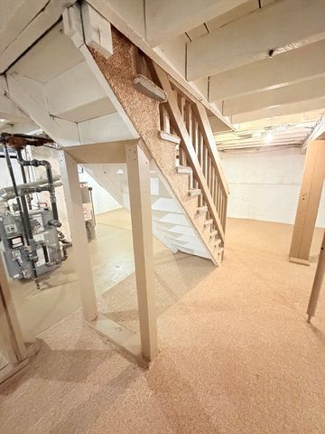 12 Weston St, Wilbraham, MA 01095