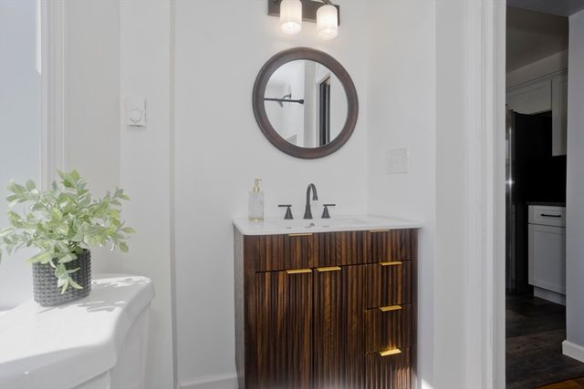 12 Weston St, Wilbraham, MA 01095