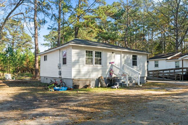 3055 Chestnut St., Loris, SC 29569