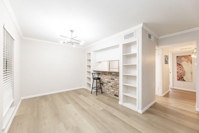 2101 Fountain View Drive 46C, Houston, TX 77057