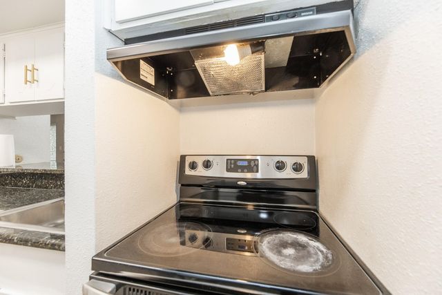 2101 Fountain View Drive 46C, Houston, TX 77057