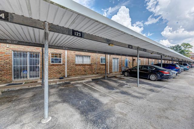 2101 Fountain View Drive 46C, Houston, TX 77057