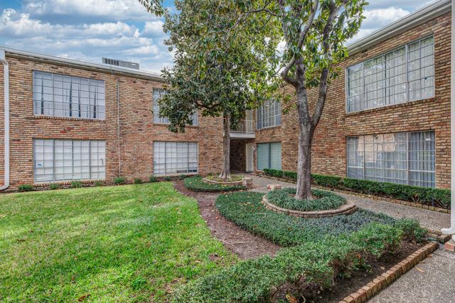 2101 Fountain View Drive 46C, Houston, TX 77057
