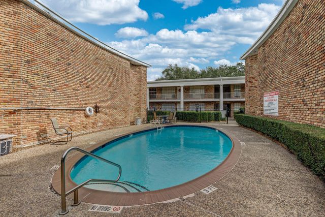 2101 Fountain View Drive 46C, Houston, TX 77057