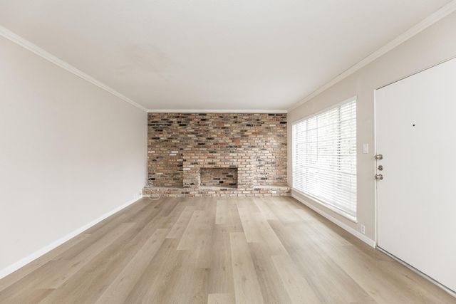 2101 Fountain View Drive 46C, Houston, TX 77057