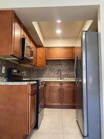 227 Castlewood Drive 207, North Palm Beach, FL 33408