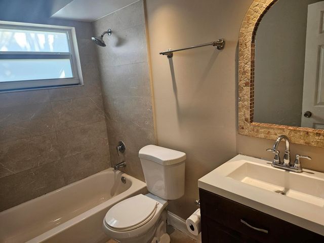 13655 NE 10th Ave 201, North Miami, FL 33161