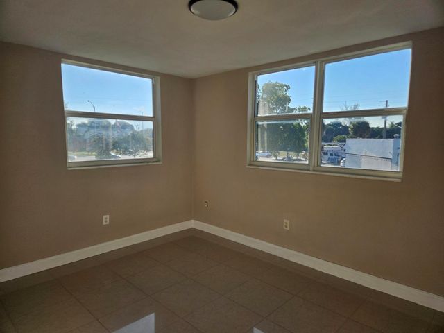 13655 NE 10th Ave 201, North Miami, FL 33161